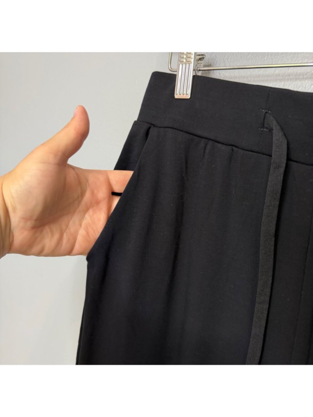 COZY EARTH women's brushed bamboo joggers in black size M - Picture 3 of 8
